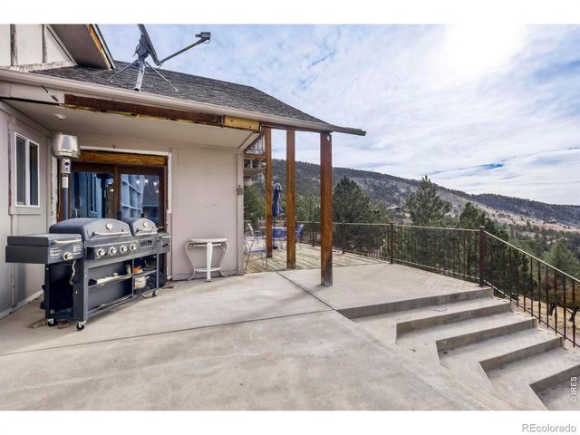 1042 Steamboat Valley Road, Lyons, CO 80540