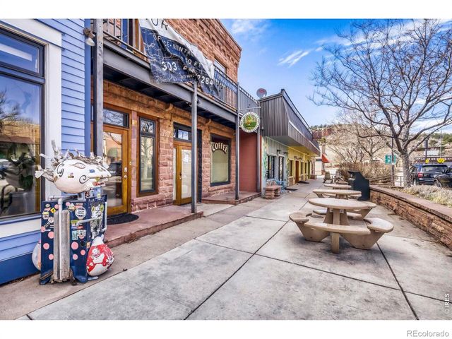 1042 Steamboat Valley Road, Lyons, CO 80540