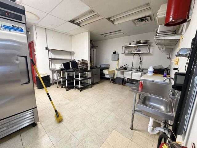 9305 S Halsted Street, Chicago, IL 60620