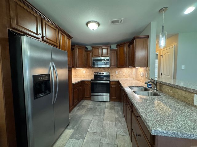 476 Bobwhite Hollow, Lonoke, AR 72086