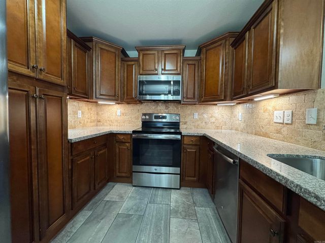 476 Bobwhite Hollow, Lonoke, AR 72086