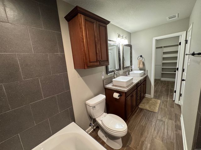 476 Bobwhite Hollow, Lonoke, AR 72086