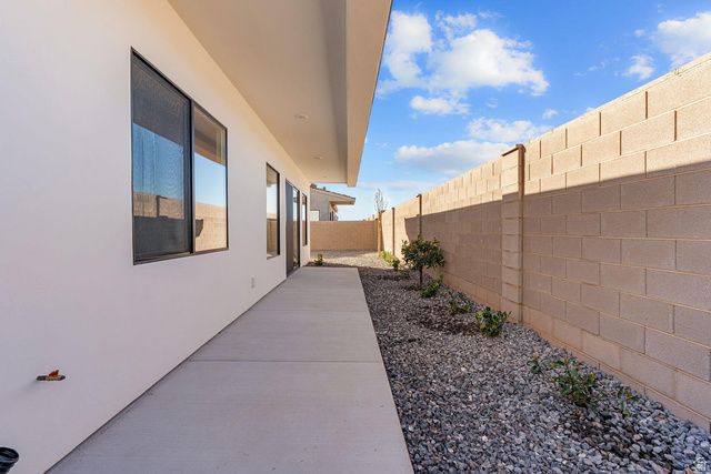 2405 PATRICIA DR, Santa Clara, UT 84765