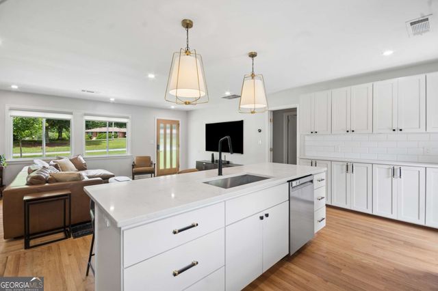 3669 Crestview Drive SE, Smyrna, GA 30082