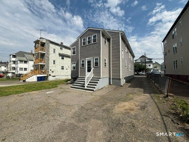 188 Edna Avenue 1, Bridgeport, CT 06610