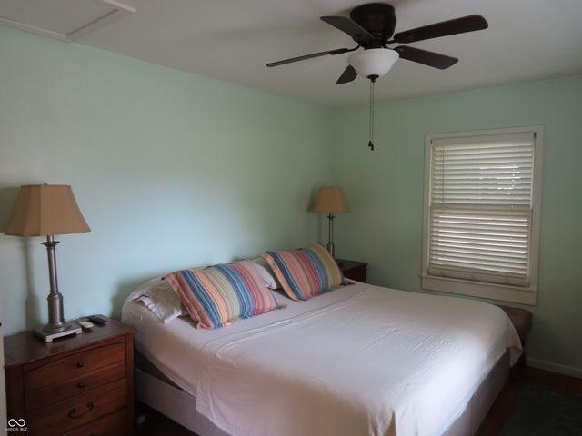 1586 W Railroad Street, New Castle, IN 47362