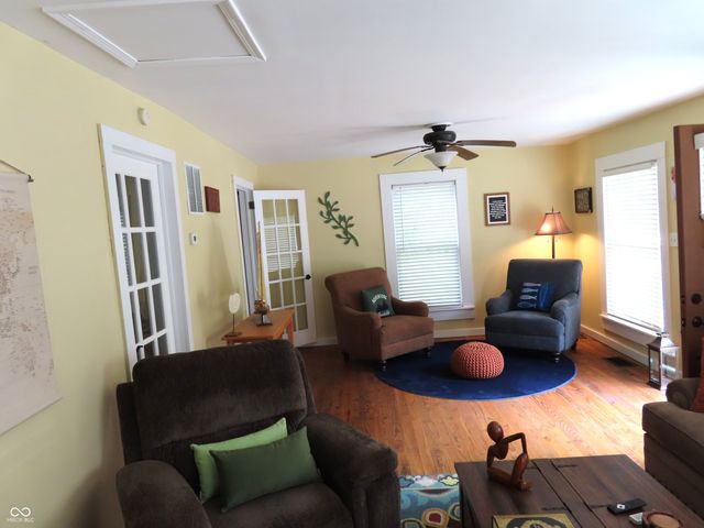 1586 W Railroad Street, New Castle, IN 47362