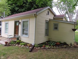 1586 W Railroad Street, New Castle, IN 47362