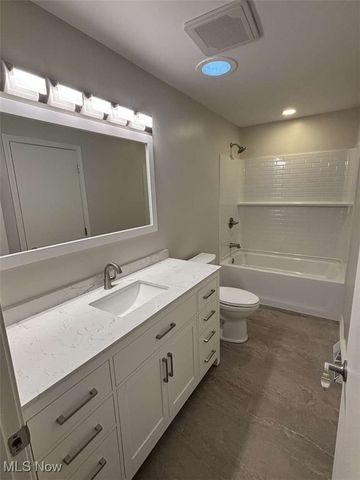 1353 Lake Martin Drive, Kent, OH 44240