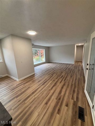 1353 Lake Martin Drive, Kent, OH 44240