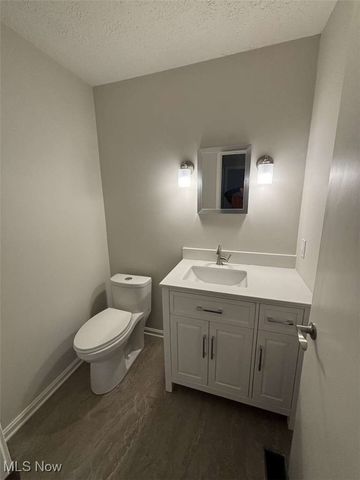 1353 Lake Martin Drive, Kent, OH 44240