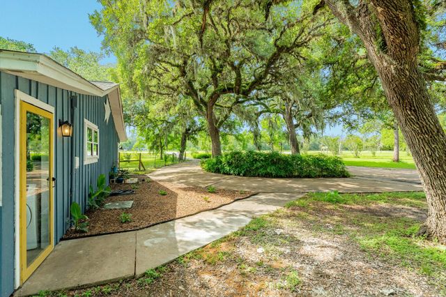 18792 Highway 35, Sweeny, TX 77480
