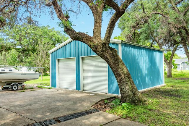 18792 Highway 35, Sweeny, TX 77480