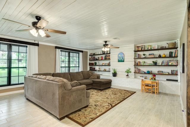 18792 Highway 35, Sweeny, TX 77480