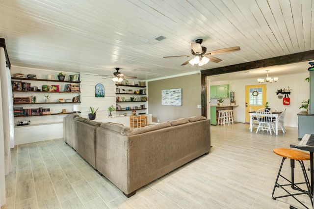 18792 Highway 35, Sweeny, TX 77480