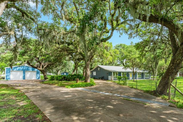 18792 Highway 35, Sweeny, TX 77480