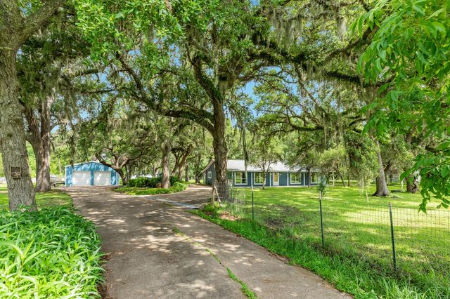 18792 Highway 35, Sweeny, TX 77480