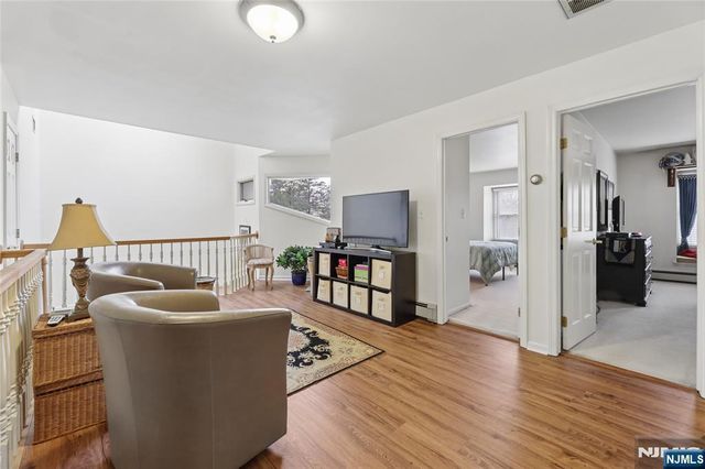 7 Valen Court 2, Franklin Lakes, NJ 07417