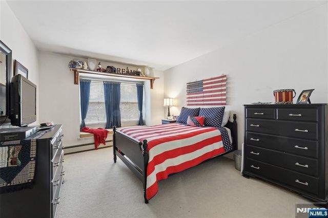 7 Valen Court 2, Franklin Lakes, NJ 07417