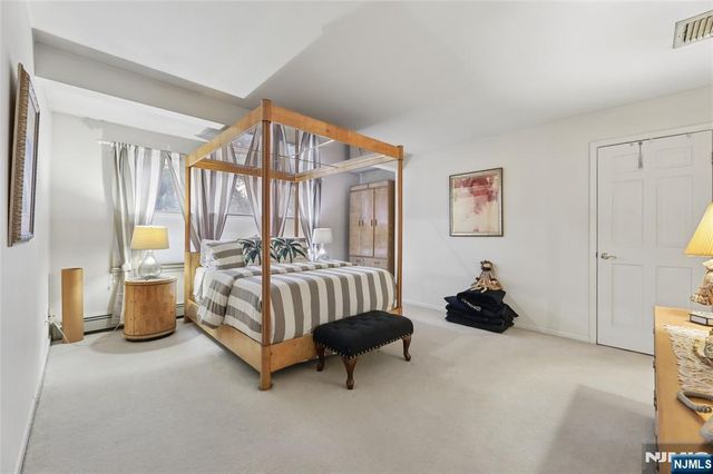 7 Valen Court 2, Franklin Lakes, NJ 07417