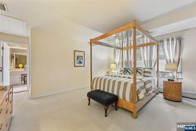 7 Valen Court 2, Franklin Lakes, NJ 07417