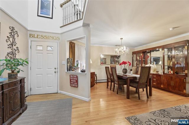 7 Valen Court 2, Franklin Lakes, NJ 07417