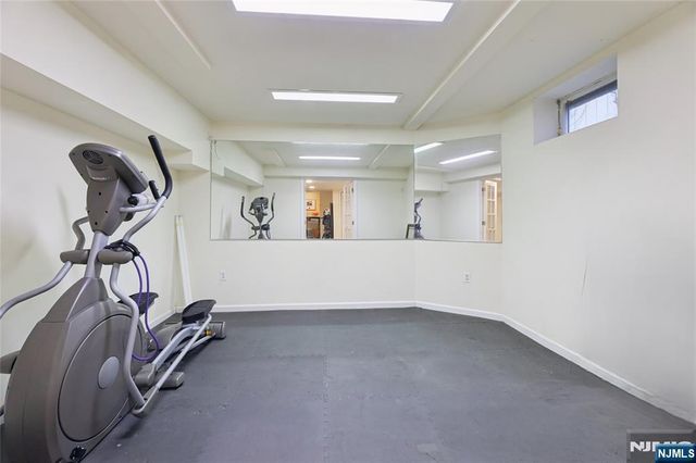 7 Valen Court 2, Franklin Lakes, NJ 07417