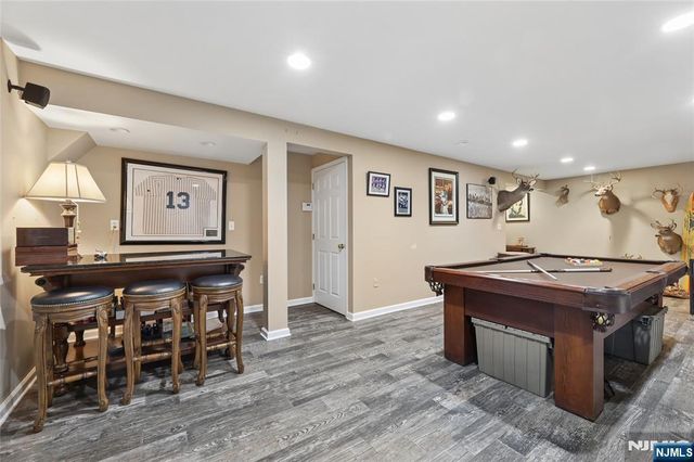 7 Valen Court 2, Franklin Lakes, NJ 07417