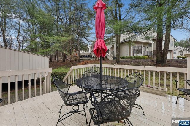 7 Valen Court 2, Franklin Lakes, NJ 07417