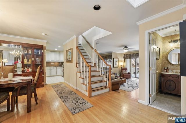 7 Valen Court 2, Franklin Lakes, NJ 07417