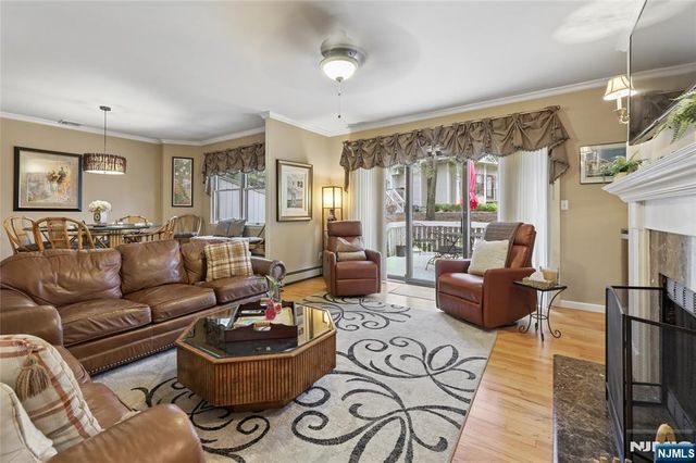 7 Valen Court 2, Franklin Lakes, NJ 07417