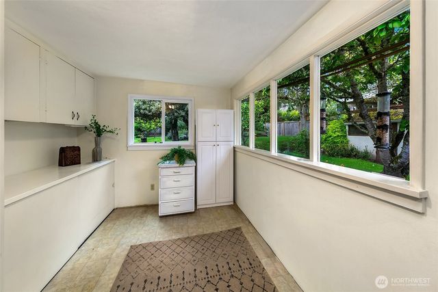 15545 8th Avenue NE, Shoreline, WA 98155