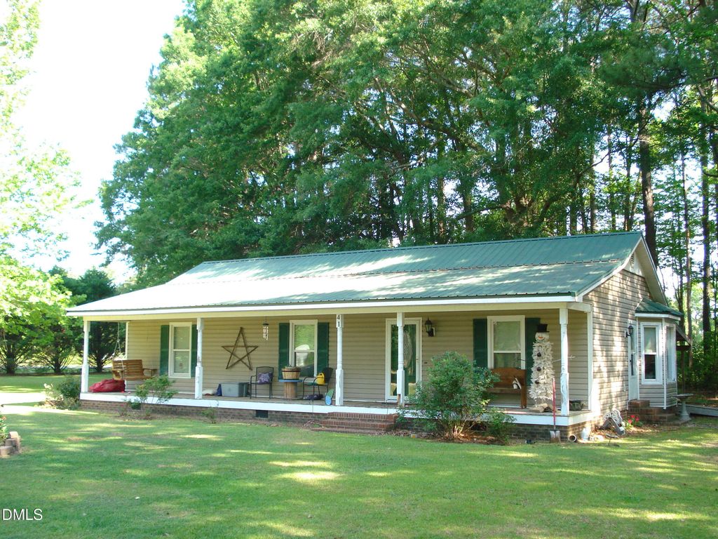 41 Deerfield Lane, Dunn, NC 28334