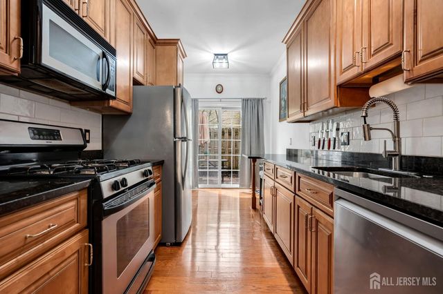 6 William Martin Way, Flemington, NJ 08822