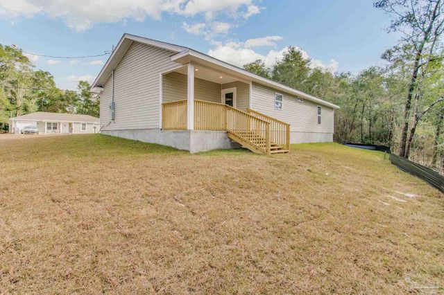 5601 Riviera Dr, Milton, FL 32583