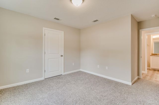 5601 Riviera Dr, Milton, FL 32583