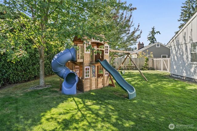 3416 Elwood Drive W, University Place, WA 98466