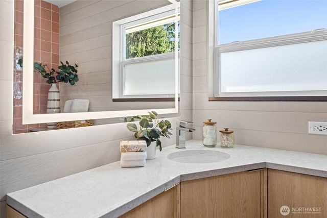 3416 Elwood Drive W, University Place, WA 98466