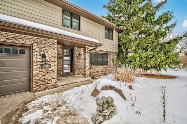 2700 Crestwood Circle, Hopkins, MN 55305