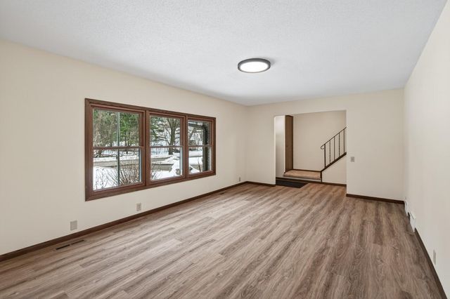 2700 Crestwood Circle, Hopkins, MN 55305