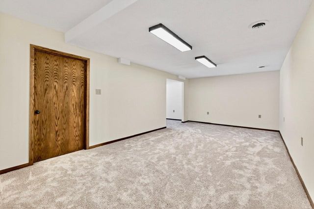 2700 Crestwood Circle, Hopkins, MN 55305