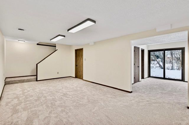 2700 Crestwood Circle, Hopkins, MN 55305