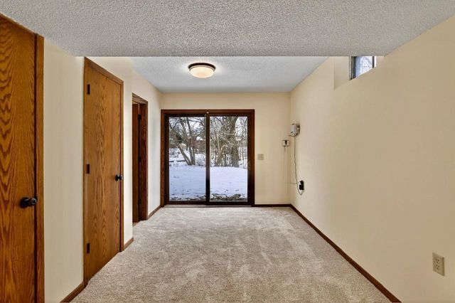 2700 Crestwood Circle, Hopkins, MN 55305