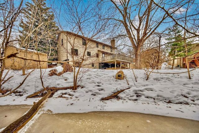 2700 Crestwood Circle, Hopkins, MN 55305