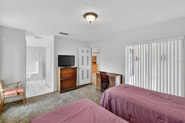 5308 OLD HICKORY LANE, Fruitland Park, FL 34731