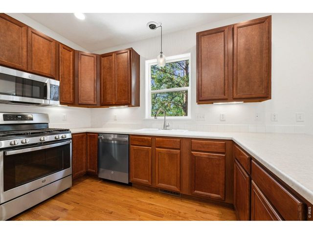 2215 Watersong Cir, Longmont, CO 80504