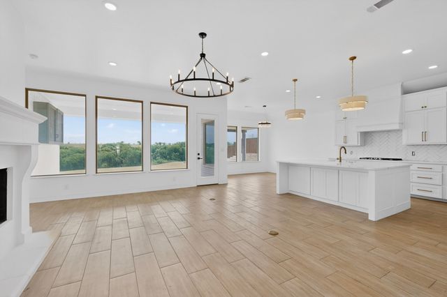 10813 Alta Sierra Drive, Benbrook, TX 76126