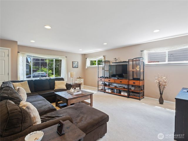 2003 Buttercup Drive, Lynden, WA 98264