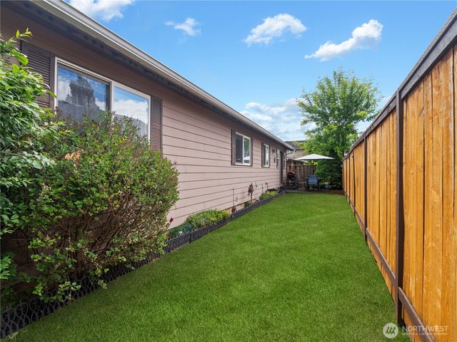 2003 Buttercup Drive, Lynden, WA 98264