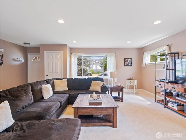 2003 Buttercup Drive, Lynden, WA 98264